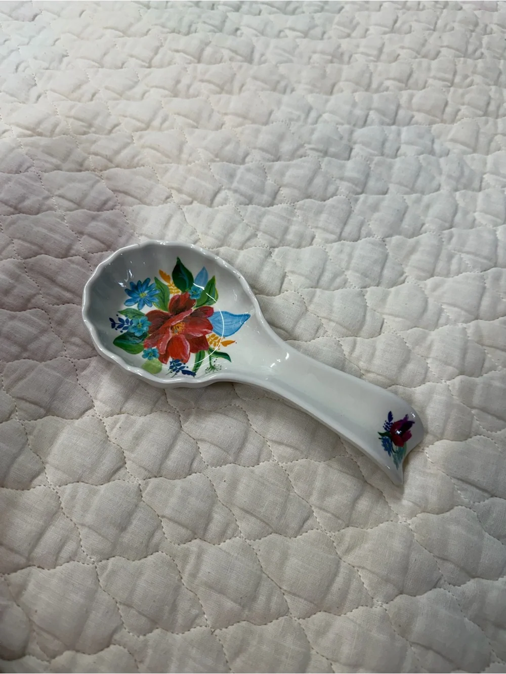 The Pioneer Woman White Ceramic Floral Spoon Rest with Red and Blue Flowers